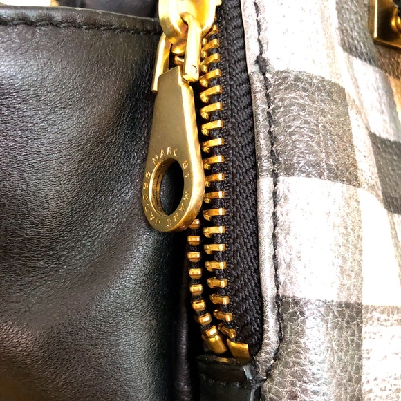 Marc by Marc Jacobs Black & White Tote Bag - Picture 6 of 8